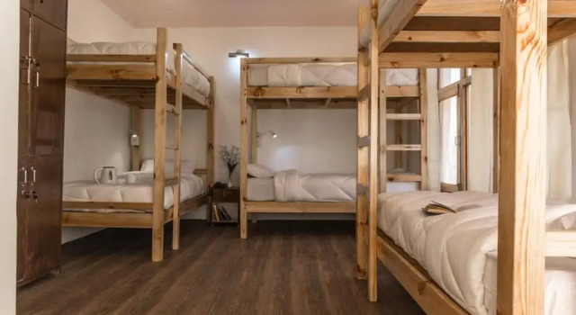 Кровать в общем номере Ree Hostel