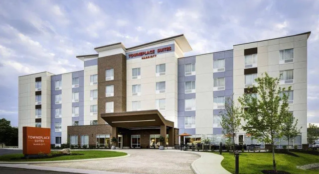 Четырёхместный люкс с 2 комнатами TownePlace Suites by MarriottDetroit Canton