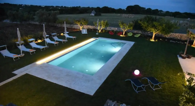 Gorgeous Trulli Alma Viva With Pool 12 Sleeps, Book Hotel Cisternino Valle d'Itria