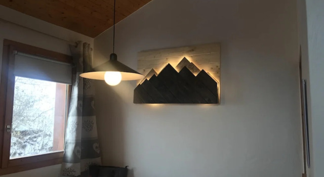 Apartment With 2 Bedrooms In Les Allues With Wonderful Mountain View Balcony And Wifi, Prenota Appartamento Hotel a Alvernia con parcheggio, Parcheggio