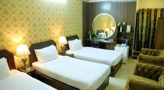 Трёхместный номер Standard Fiesta Inn Hotel & Resorts Multan