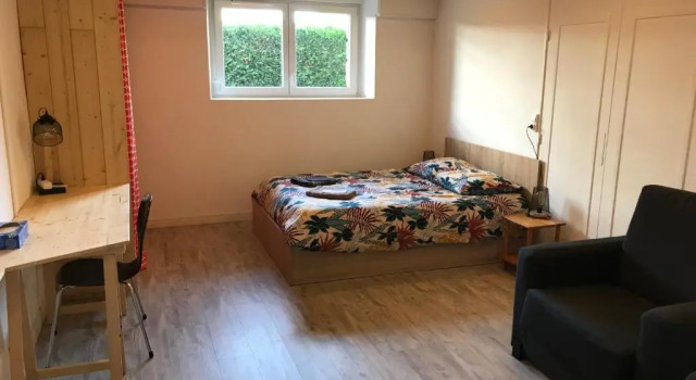 T2 rdc calme, idéalement placé, parking & jardin, Prenota Appartamento Hotel a Alvernia con parcheggio, Parcheggio