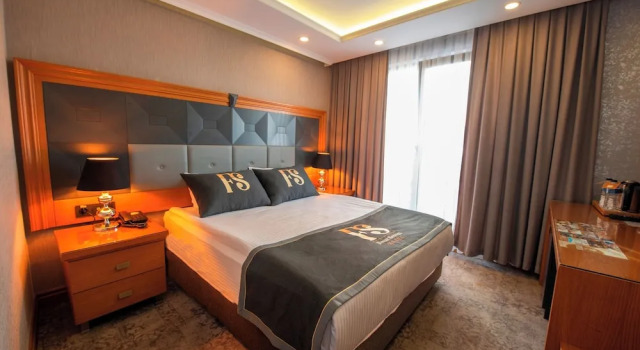 Номер Standard FOUR SEVEN HOTEL
