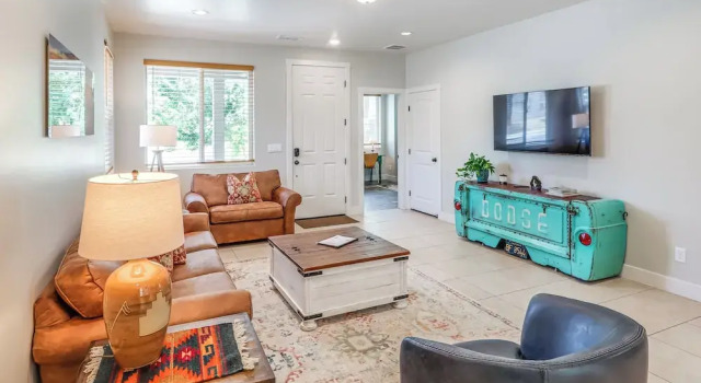 Коттедж с 4 комнатами Walk to Flagstaff Urban Trails System: Cozy Home