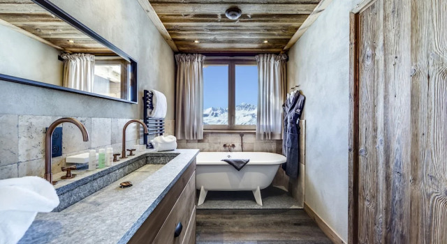Luxury 8 bedrooms apartment, 380 sq.m. at 2551m. altitude