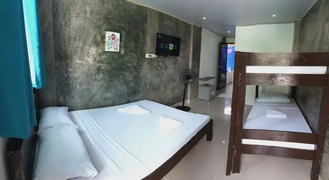 Четырёхместный семейный номер Standard Lolas Lodge