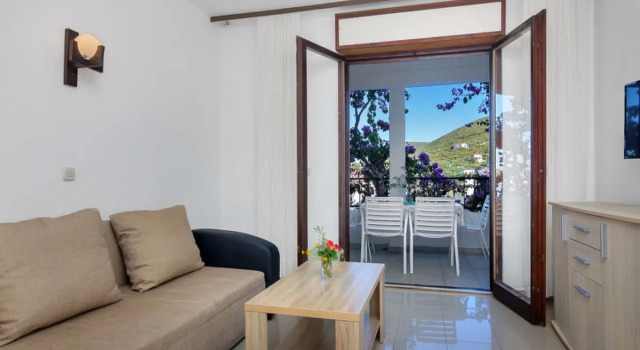Apartment Rubin Hvar/Pokrivenik 20643, Забронировать Апартаменты/квартира Отели Покривеника с парковкой, Парковка
