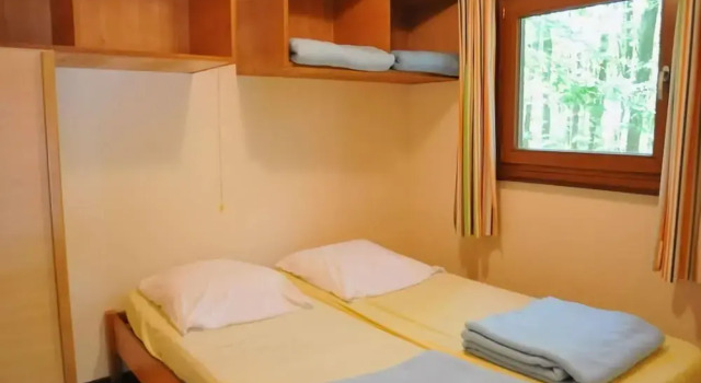 Cozy, Wooden Chalet With a Microwave, Located in a Forest, Забронировать Шале Уаньи-ан-Тьераш 
