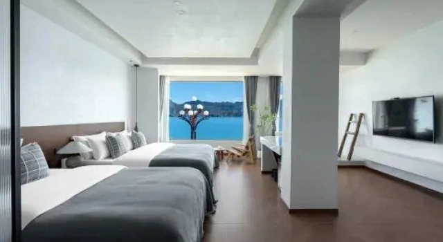 Люкс Luxury Chunshi · Amber | Amber Hotel Lakeside Resort Hotel (Lugu Lake Daluoshui Village)
