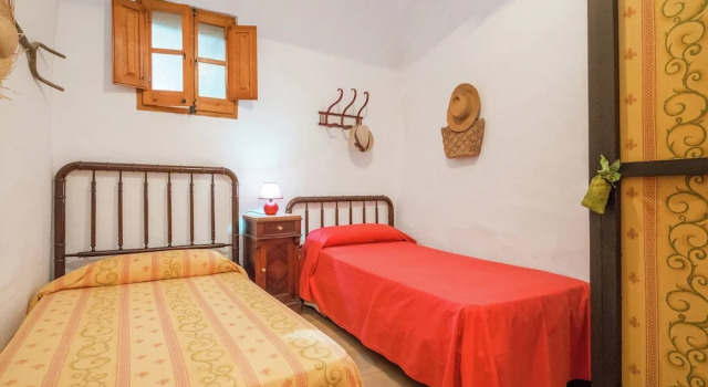 Charming Cottage Near City Centre