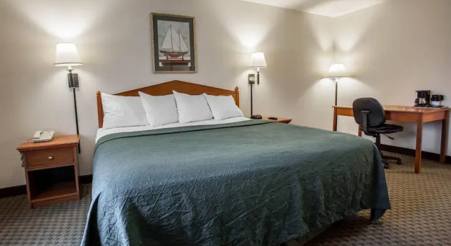 Люкс Deluxe Quality Inn & Suites Federal Way - Seattle