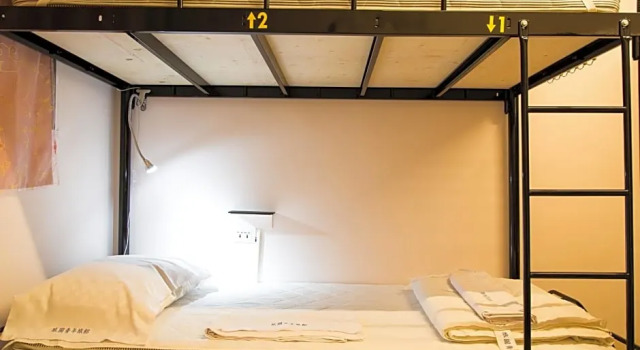 Кровать в общем номере (женский номер) Pathways Hostel