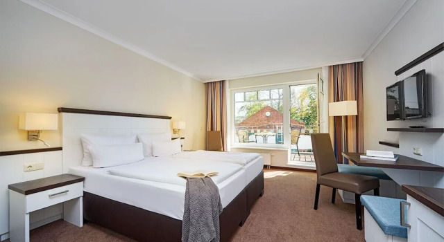 Strandhotel Luise von Preussen, Book Hotel Hotels in Usedom with a Pool, Swimming Pool