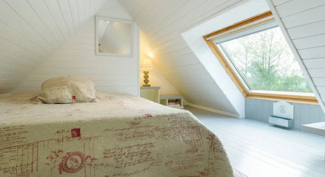 Коттедж Classic Peaceful Holiday Home in Plouguin with Indoor Pool
