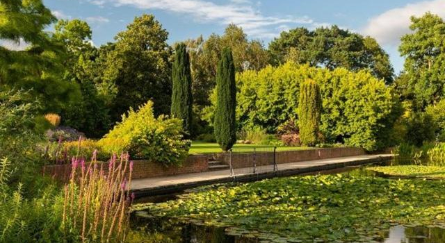 1 Bed Cottage-museum View-garden-free Parking, Book Vacation Home Weybridge Surrey