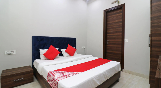 OYO 38799 Savoy Guest House, Rezerwuj Pensjonat Panipat Haryana