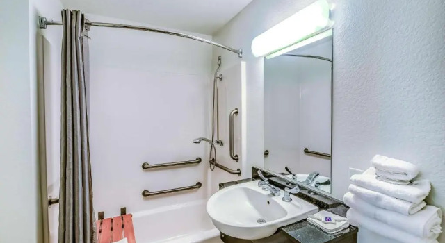 Двухместный номер Standard Motel 6 Colorado Springs, CO - South/Metro Area