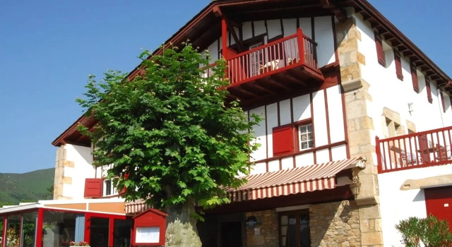 Hotel Pikassaria, Book Hotel Sare French Basque Country