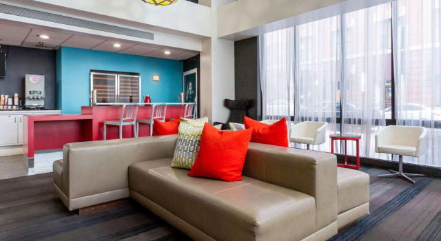 Comfort Inn & Suites Baltimore Inner Harbor