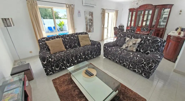 Villa Chiquito Albufeira - Private Pool&Parking - BBQ&AC&WI-FI, Забронировать Вилла Отели Албуфейра с парковкой, рядом с Municipal Museum of Archaeology, Парковка