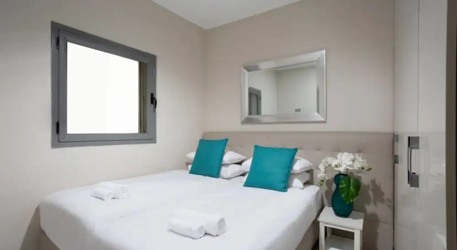 Sea View 2 BR near Shouk Hacarmel by HolyGuest, Prenota Appartamento Tel Aviv Tel Aviv Distretto