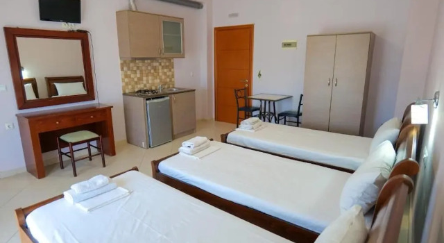 Трёхместный номер Standard Hotel Chris