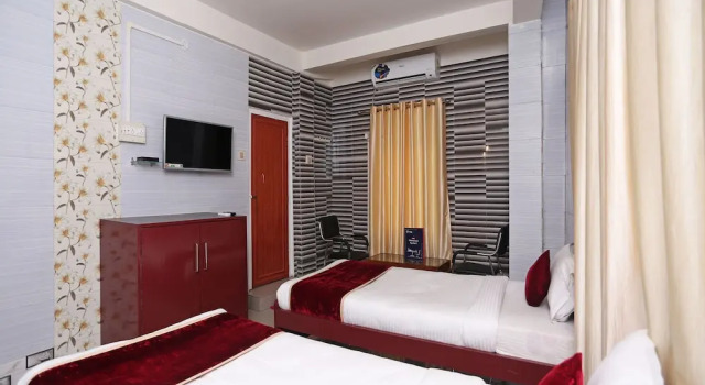OYO 9562 Hotel Upasana Palace