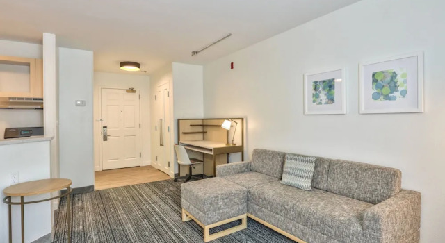 Номер Standard MainStay Suites