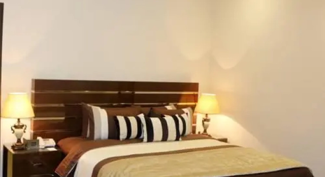 Royaute Luxury, Boek Hotel Goedkope hotels in Gulberg