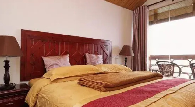 Номер Standard с балконом Liqing Hotel