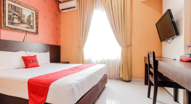 RedDoorz Near Pasar Pagi Cirebon