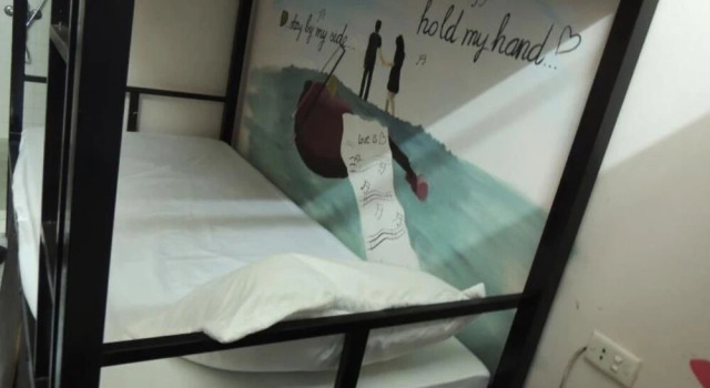 Кровать в общем номере Ha Long Happy Hostel - Adults Only
