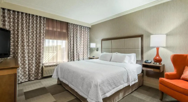 Люкс Hampton Inn Coventry-Warwick Area
