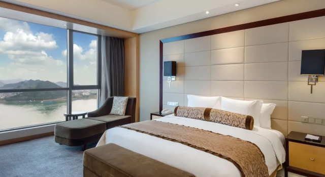 Номер Standard Crowne Plaza Yichang by IHG