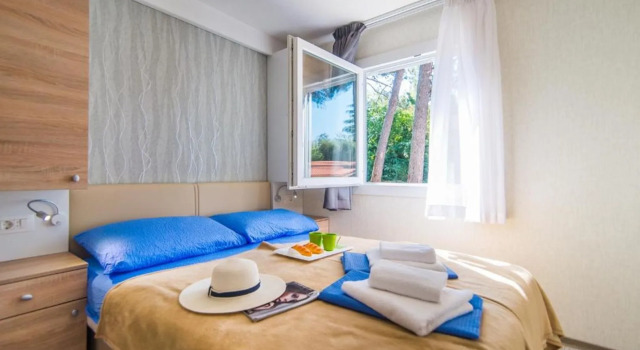 Centinera Mobile Homes, Забронировать Кемпинг Отели Баньоле 3 звезды, 3*