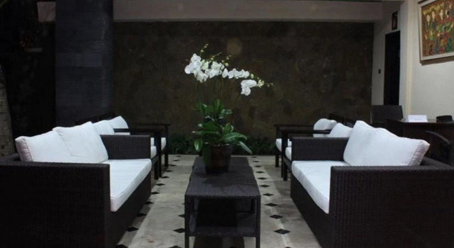 Radha Bali Hotel, Забронировать Отель Отели Куты с парковкой, рядом с Торговый центр Lippo Kuta, Парковка