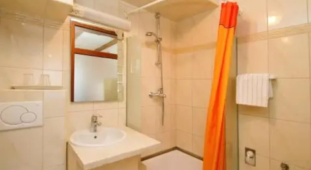 Nirvana Apartments and Rooms