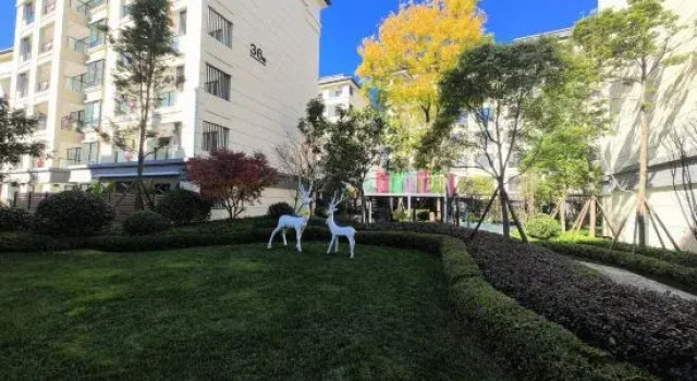 Yunzheng Qiyue Hot Spring Guesthouse, Rezerwuj Hotel Hotele w Baoshan z parkingiem, Parking