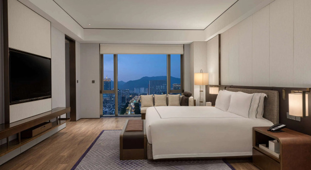 Wyndham Grand Lishui Downtown, Book Hotel Hoteller i Lishui med pool, Swimmingpool