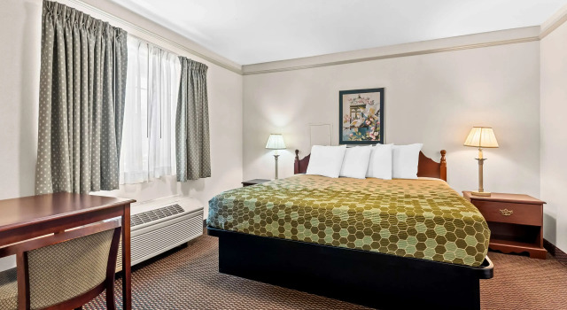 Четырёхместный люкс SureStay Hotel by Best Western Castro Valley
