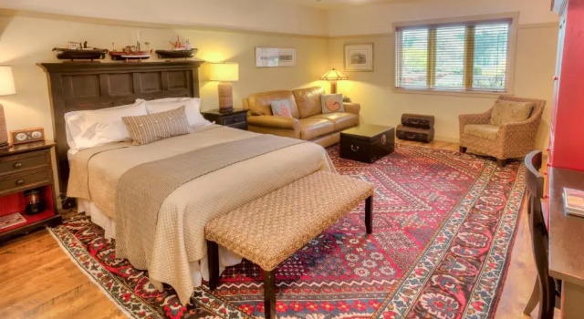 Студия The Eagle Harbor Inn