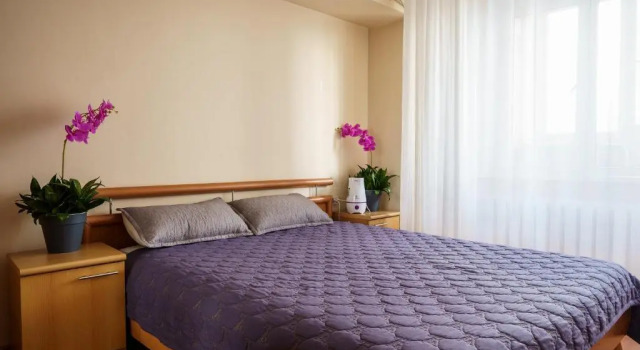 Золотой квадрат 60 кв2, Rezerwuj Hotel Tanie hotele w Ałma-Ata