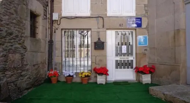 Aqua Rooms Sarria, Забронировать Отель Саррия Lugo Province, рядом с Церковь Сантьяго-де-Барбадело