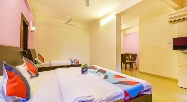 Номер Standard FabHotel Malhar Palace
