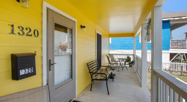 Beach - Lover Island Getway 4 Bedroom Home by Redawning