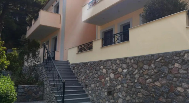 Полулюкс Ai Yannis Suites and Apartments Hotel