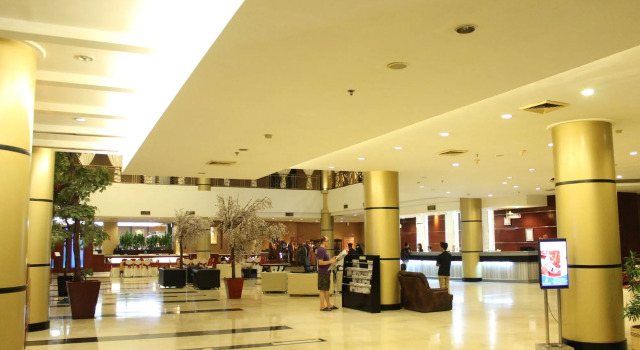 Grand Elite Hotel Pekanbaru, Book Hotel Hotels in Pekanbaru with Parking, Parking