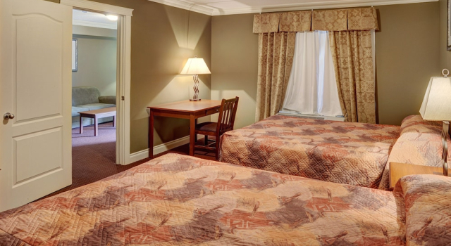 Lakeview Inn & Suites - Edson Airport West, Book Hotel Hoteller i Edson med parkering, Parkering