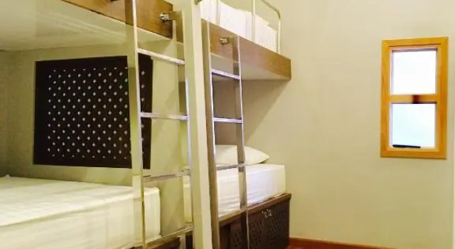 Кровать в общем номере (женский номер) The Alley Hostel