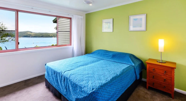 1 Heliconia Ocean View 3 Bedroom House Near Marina With Golf Buggy, Забронировать Отель Отели Острова Гамильтон с парковкой, Парковка
